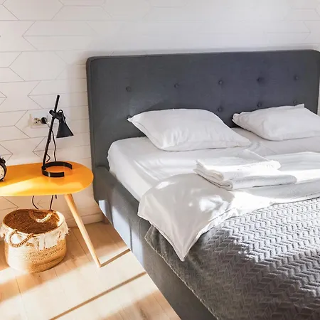 Luksusowy Z Parkingiem W Samym Centrum Wroclawia *