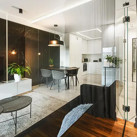 Luksusowy Z Parkingiem W Samym Centrum Wroclawia شقة فروتسواف